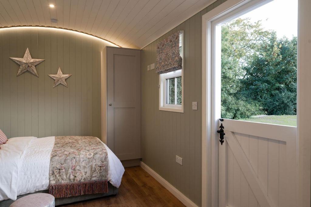 Barfield Shepherds Hut Magherafelt Exterior foto